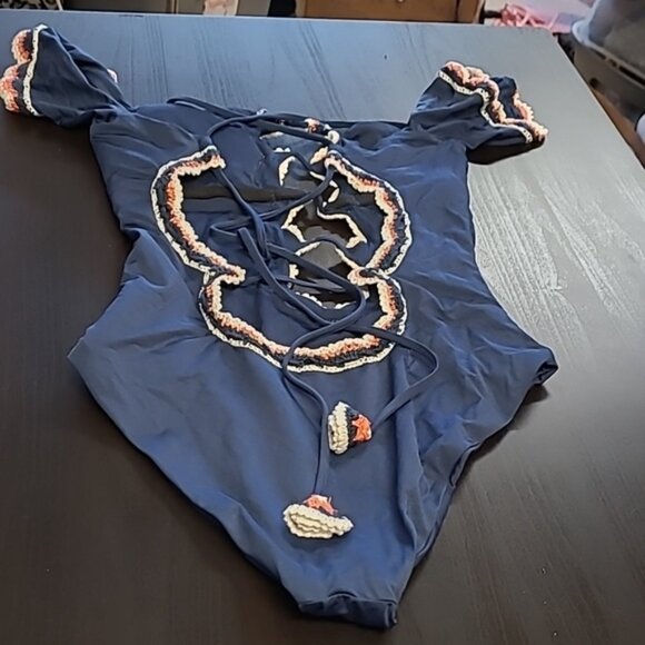 Becca by Rebecca Virtue Becca One Piece Embroidered Blue White Red Tag Size S/P - Picture 8 of 8